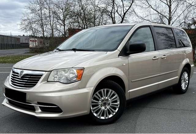 Imagine Lancia Voyager Voyager 2.8 CRD16vSilver