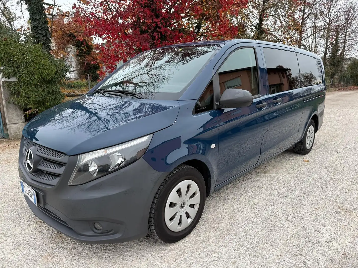 Mercedes-Benz Vito Vito 2.2 114 CDI PL Tourer Pro Extra-Long Automati Blau - 1