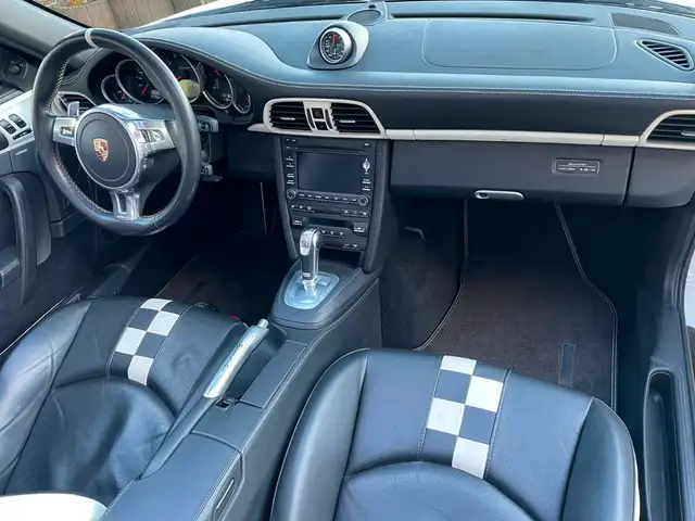 Porsche 997 view 15