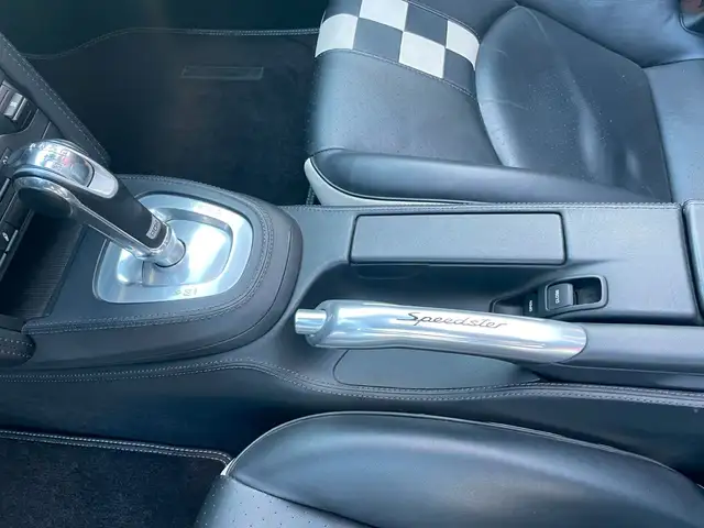 Porsche 997 view 13