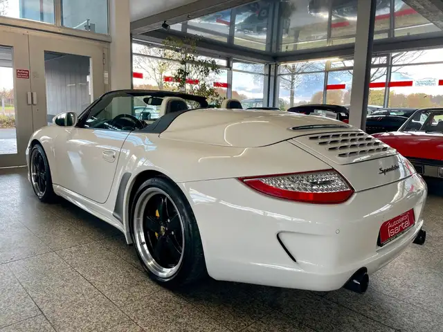 Porsche 997 view 6