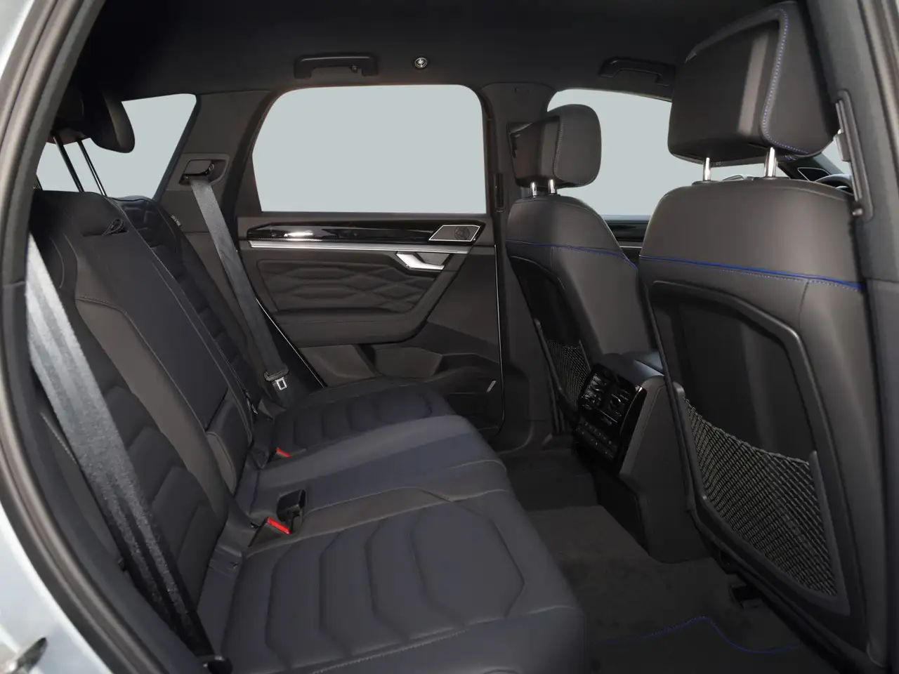 Volkswagen Touareg R Plug-In +TAGESZULASSUNG+0,5 STEUER+WINTE 12