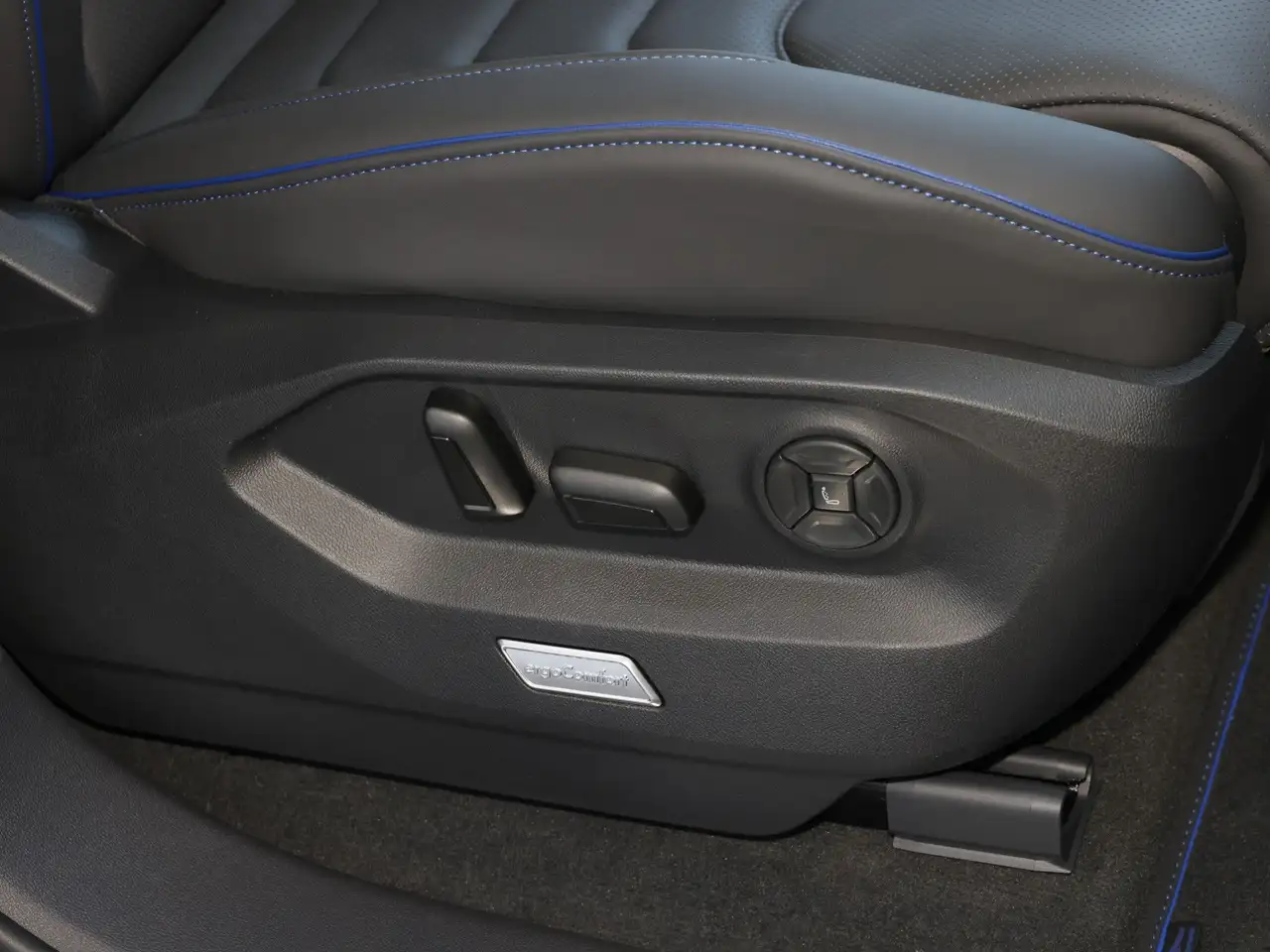 Volkswagen Touareg R Plug-In +TAGESZULASSUNG+0,5 STEUER+WINTE 10