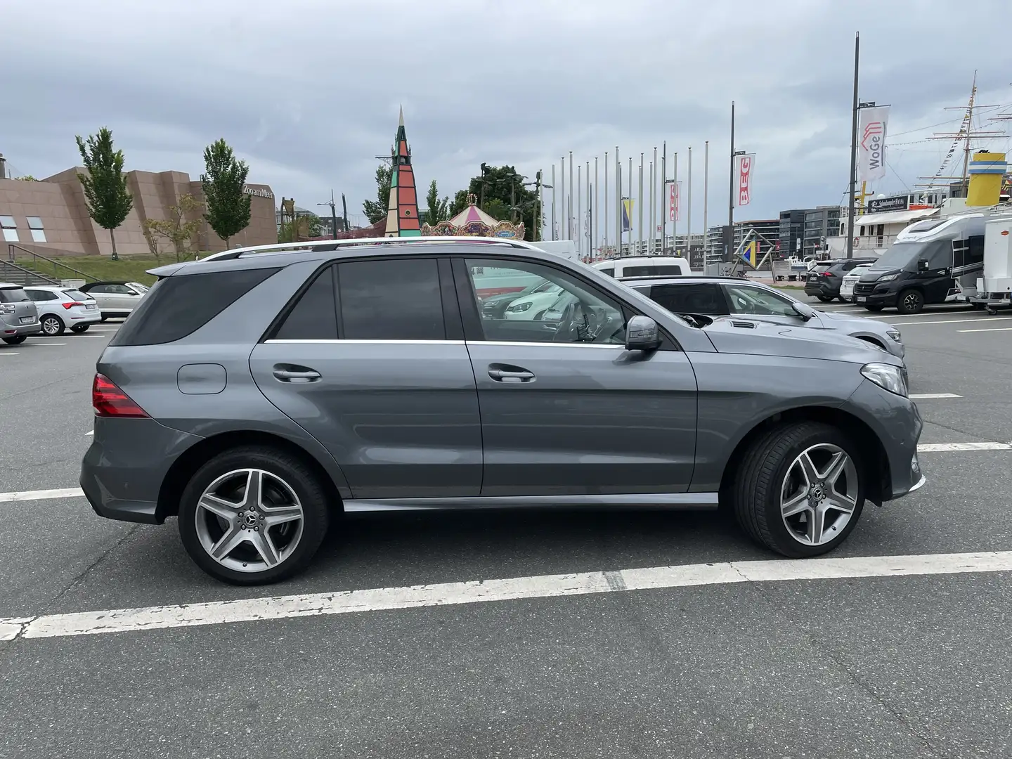 Mercedes-Benz GLE 350 d 4Matic 9G-TRONIC AMG Line Panorama Comand AHK - 2