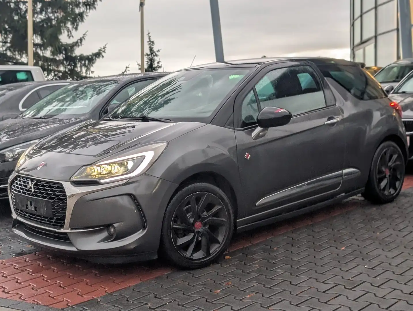 DS Automobiles DS 3 DS 3 Performance Line *Automatik*NAVI*KAMERA*LED Grau - 2