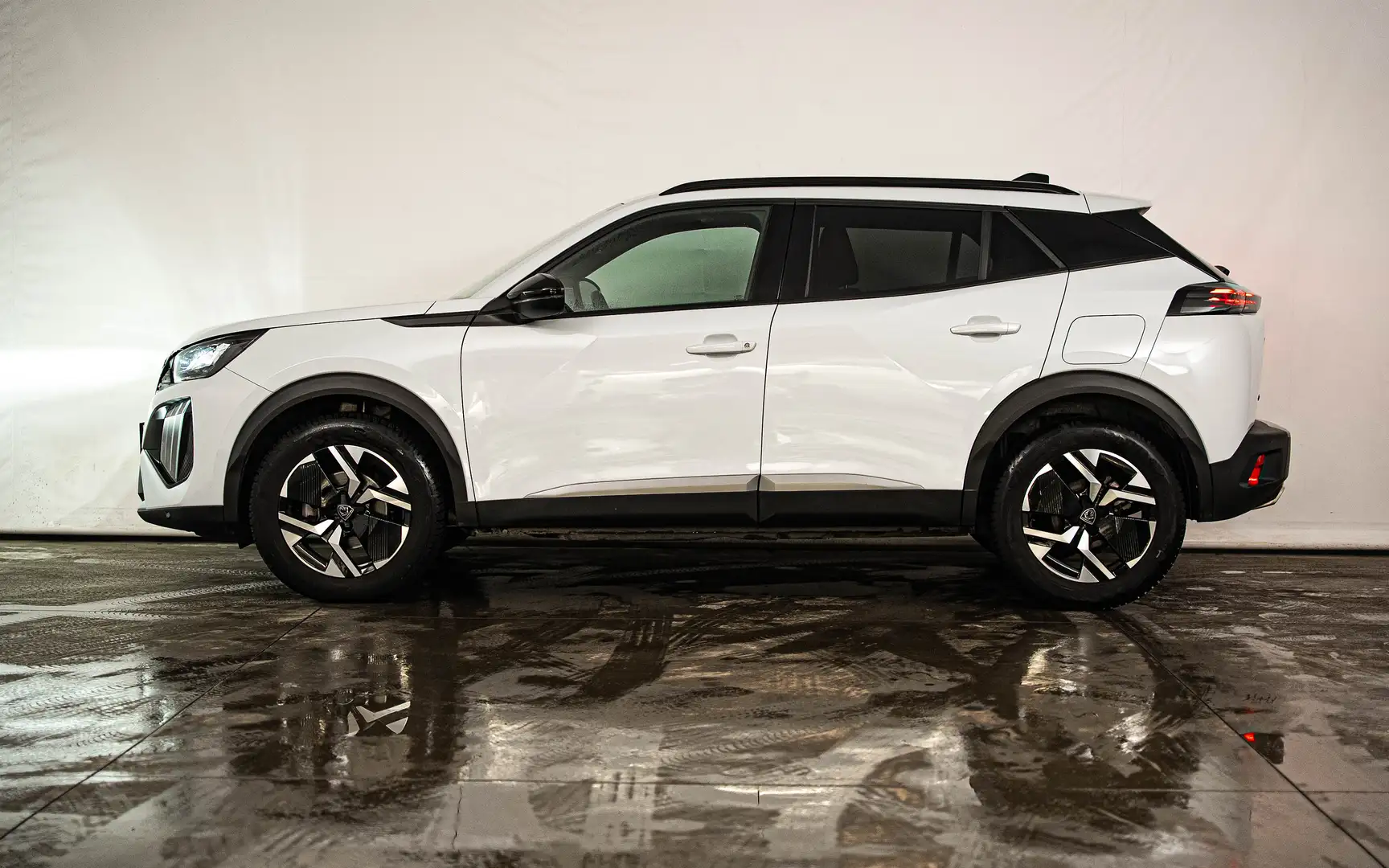 Peugeot 2008 2008 1.2 Allure S Weiß - 2