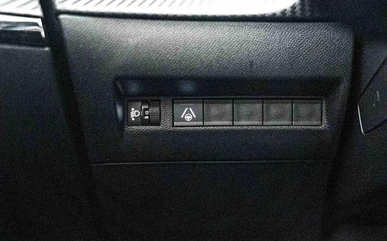 Peugeot 2008 2008 1.2 Allure EAT8 Incl. LED - Keyless - Carplay 20