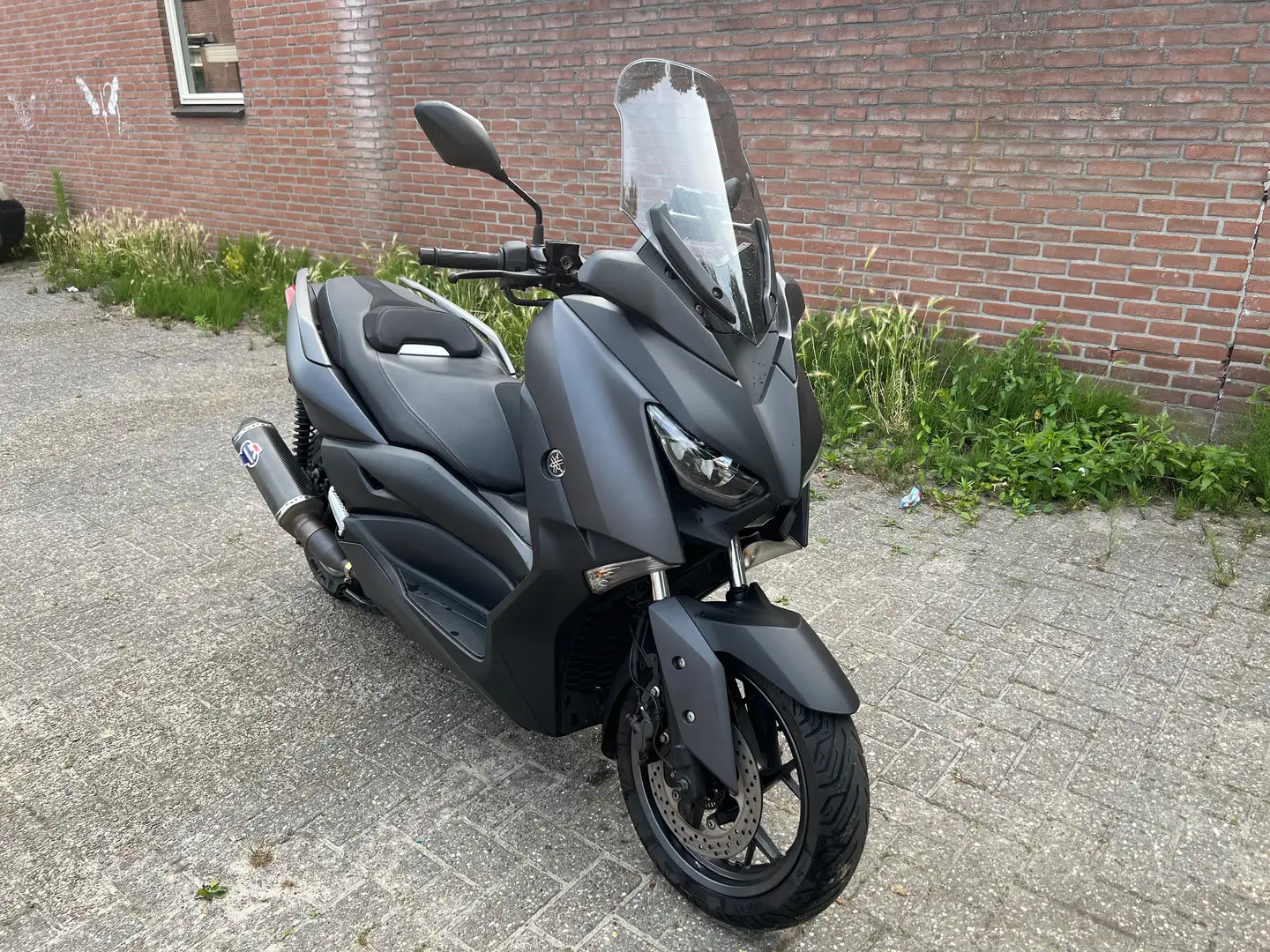 Yamaha X-Max 300 Techmax Zwart - 2