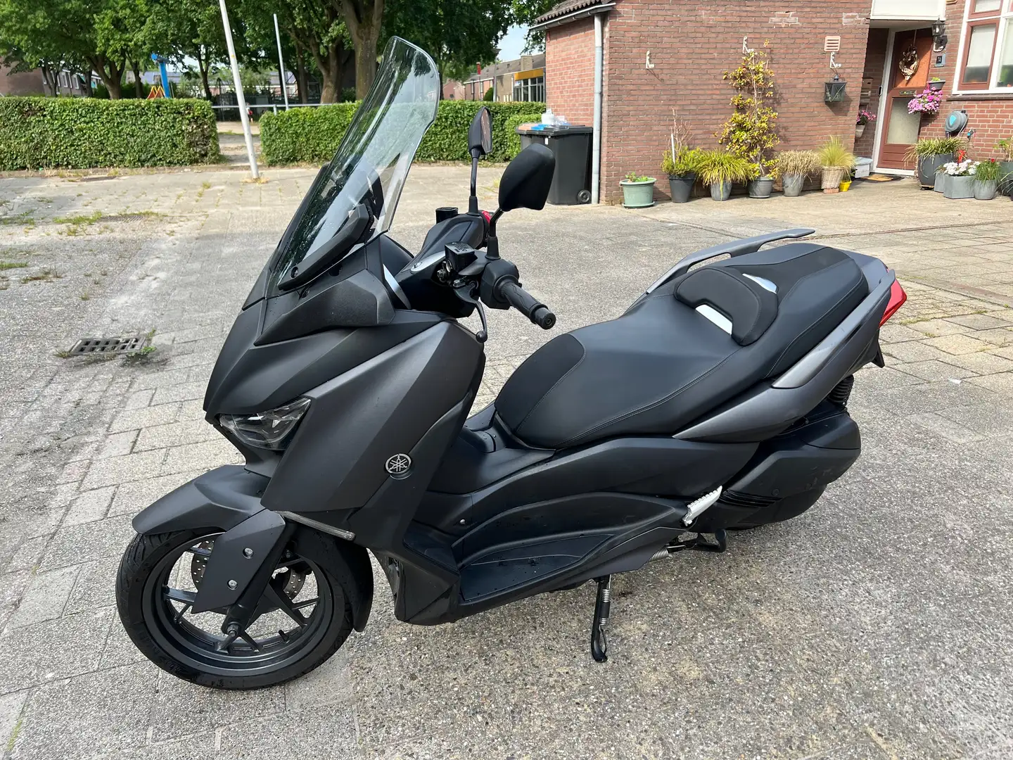 Yamaha X-Max 300 Techmax Zwart - 1