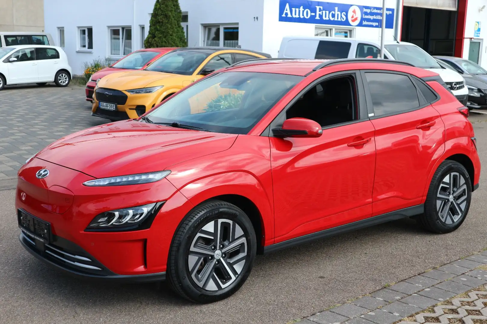 Hyundai KONA Trend Elektro 2WD WÄRMEPUMPE AHK 11KW LED Rouge - 1