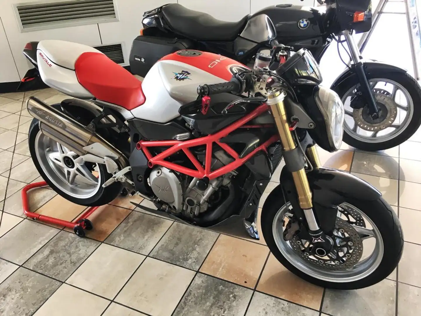 MV Agusta Brutale 910 - 1