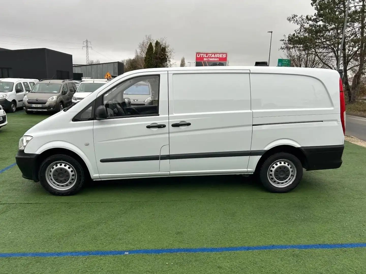Mercedes-Benz Vito Vu L2 (7.990 HT) 109 CDI 2.2 90ch Weiß - 2
