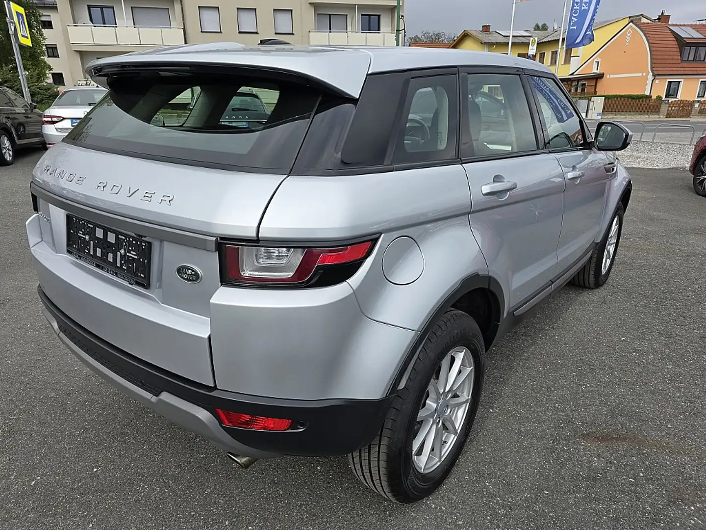 Land Rover Range Rover Evoque Pure 2,0 TD4 Aut. Grau - 2