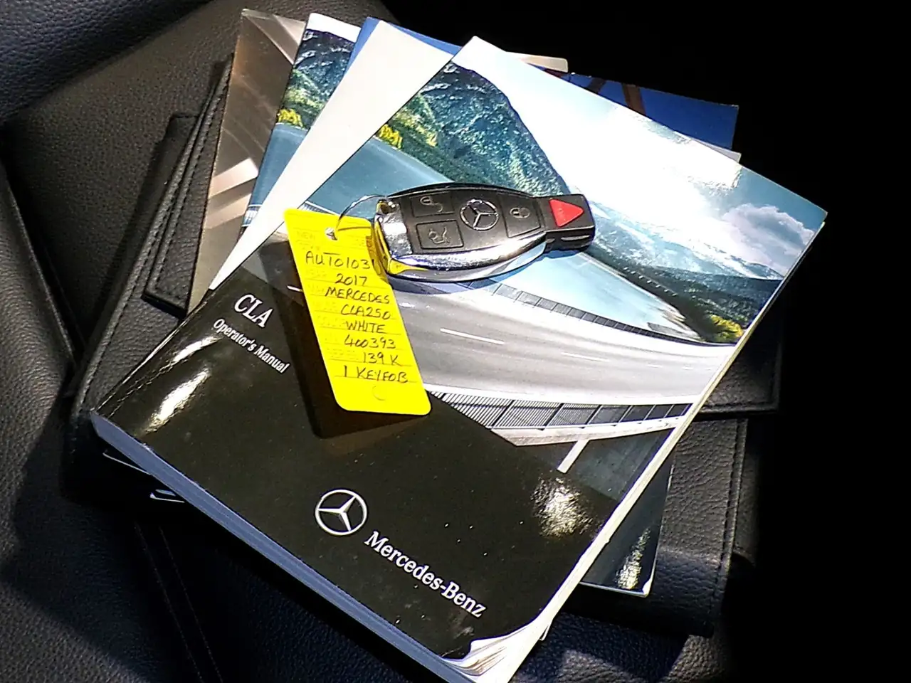 Mercedes-Benz CLA снимка Mercedes-Benz CLA