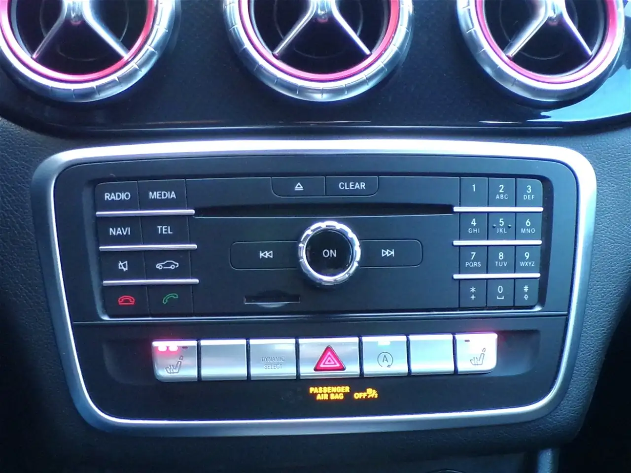 Mercedes-Benz CLA снимка Mercedes-Benz CLA