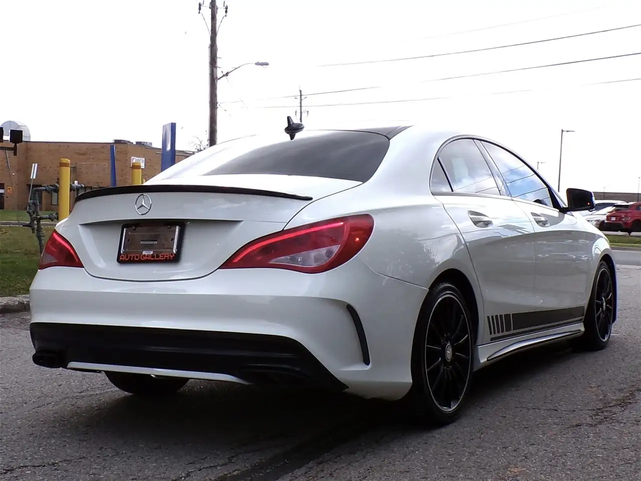 Mercedes-Benz CLA снимка Mercedes-Benz CLA