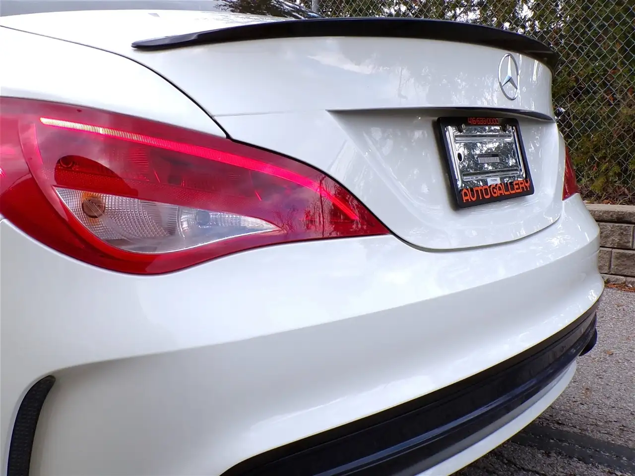 Mercedes-Benz CLA снимка Mercedes-Benz CLA