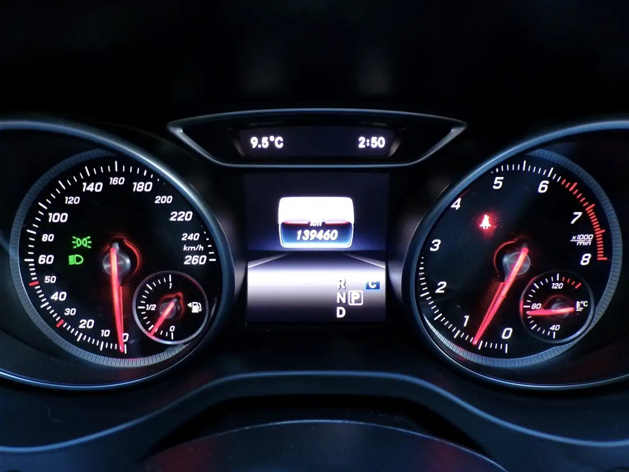 Mercedes-Benz CLA снимка Mercedes-Benz CLA