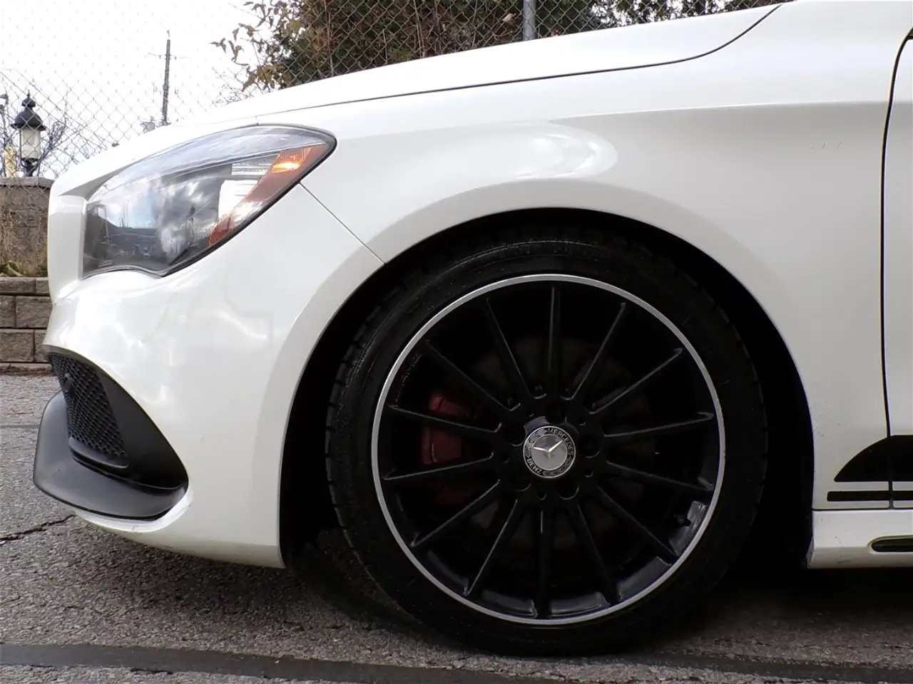 Mercedes-Benz CLA снимка Mercedes-Benz CLA