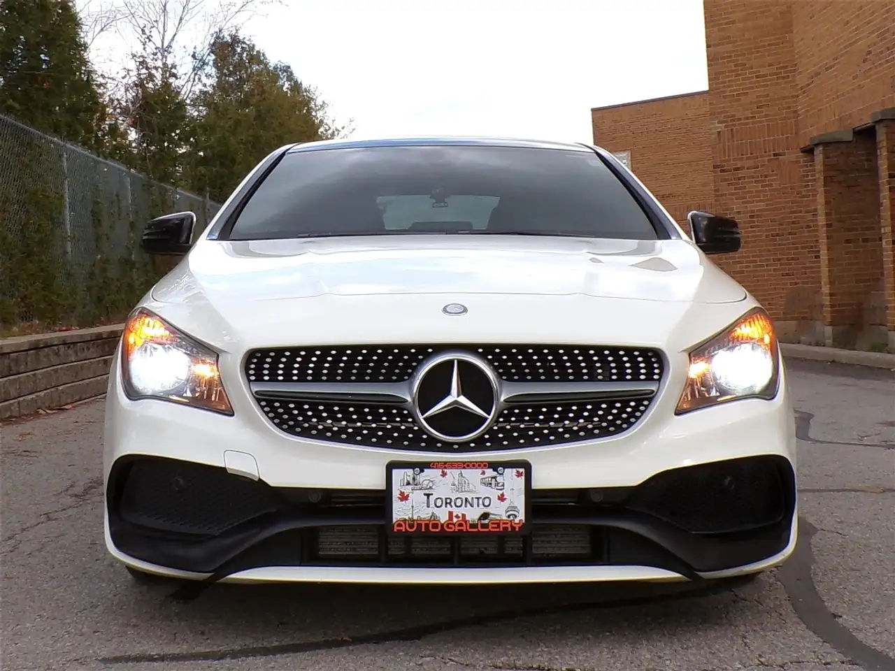 Mercedes-Benz CLA снимка Mercedes-Benz CLA