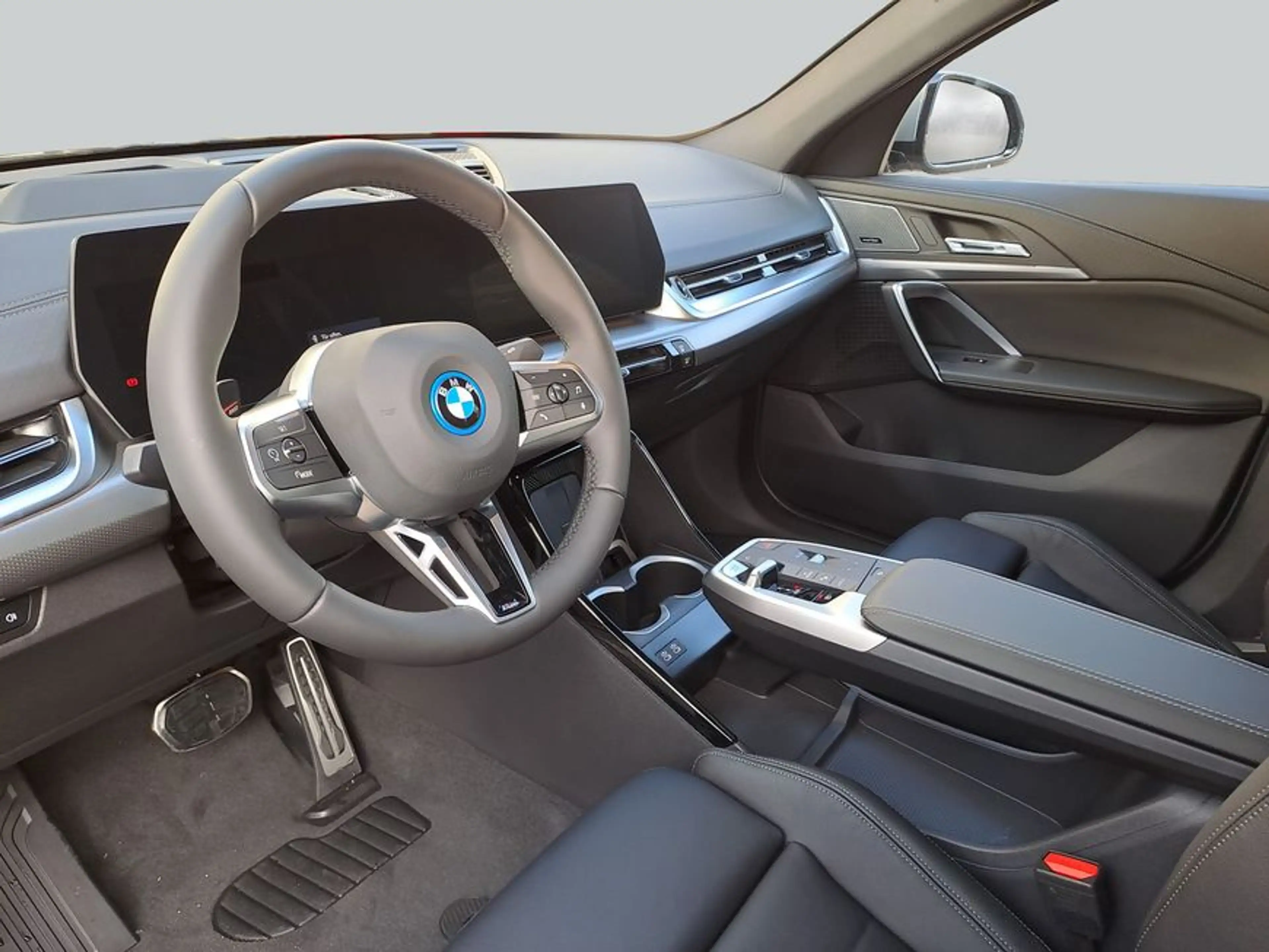 BMW iX2 xDrive30 225 kW, 5-türig (Strom) — photo 11