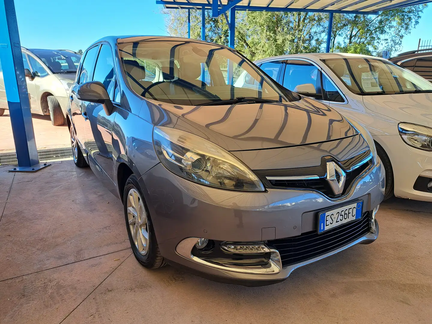 Renault Scenic Scenic X-Mod 1.5 DCI 110CV Gris - 1
