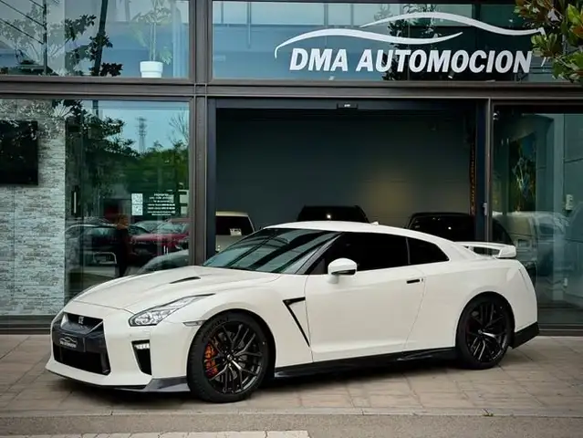 Nissan GT-R 3.8 V6 419 kW