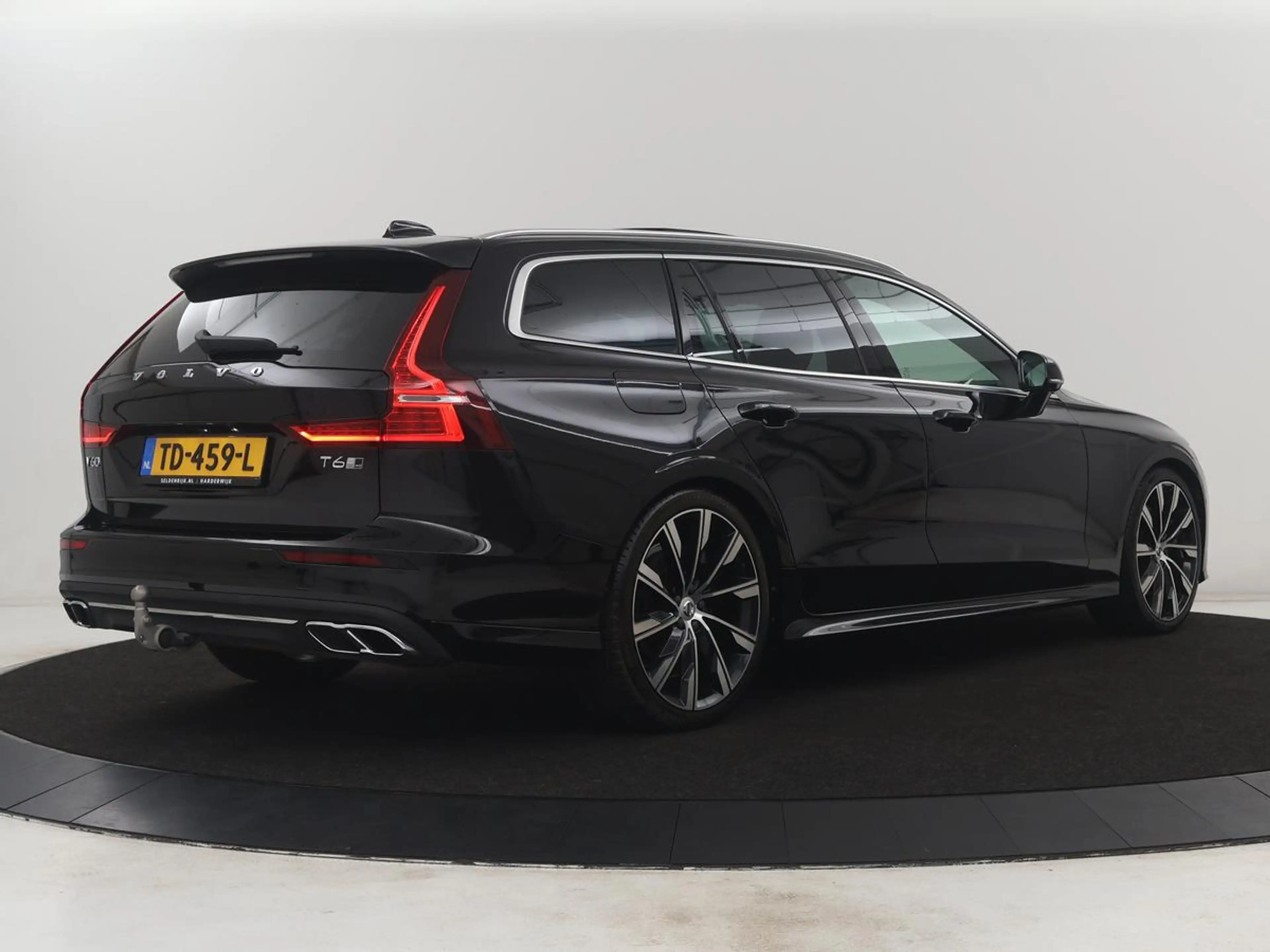 Volvo V60 2.0 T6 AWD Inscription 310PK Inscription | Bowers — photo 44