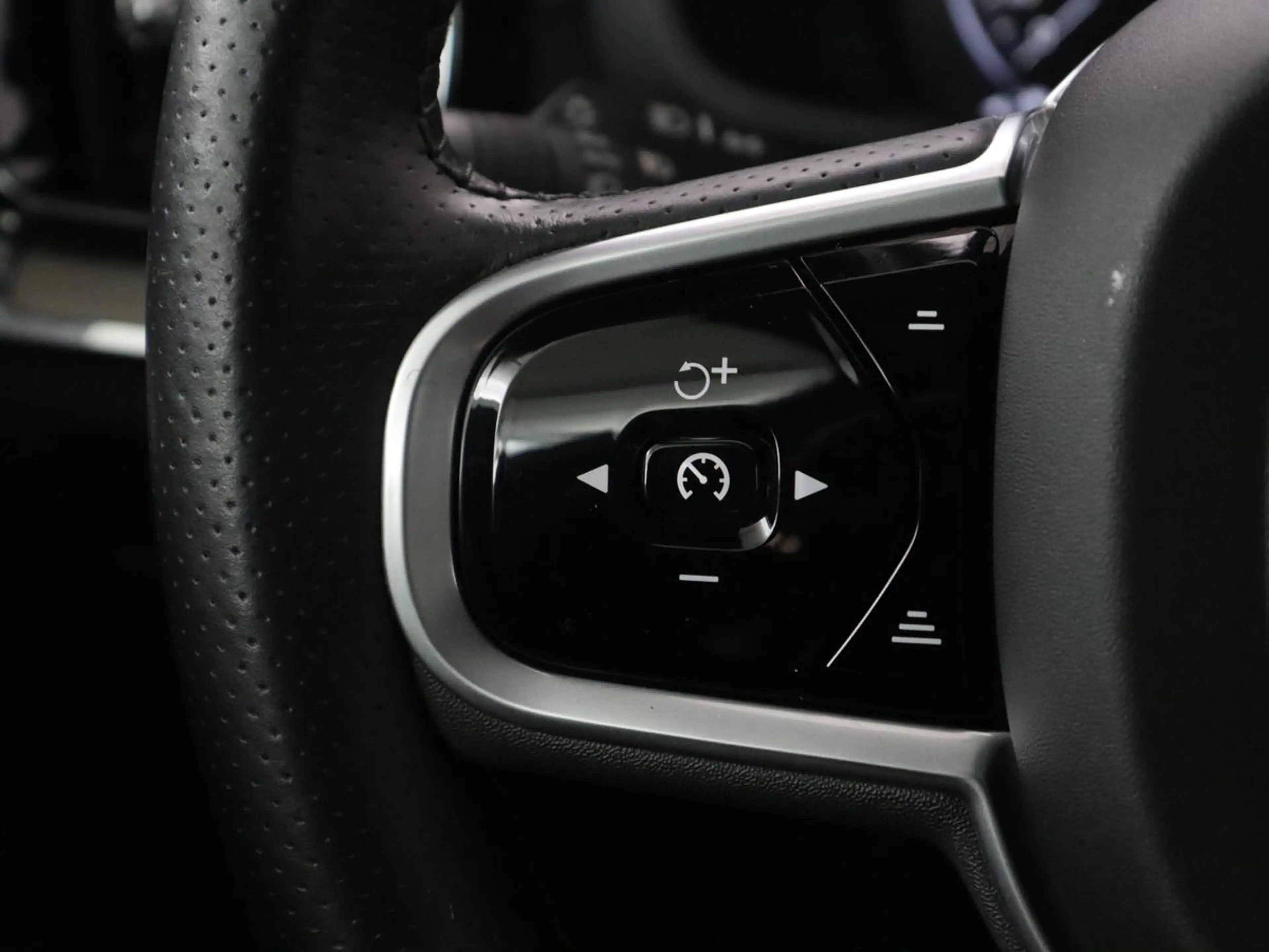 Volvo V60 2.0 T6 AWD Inscription 310PK Inscription | Bowers — photo 21