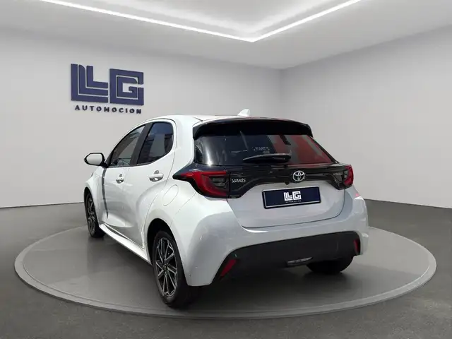 Toyota Yaris view 9