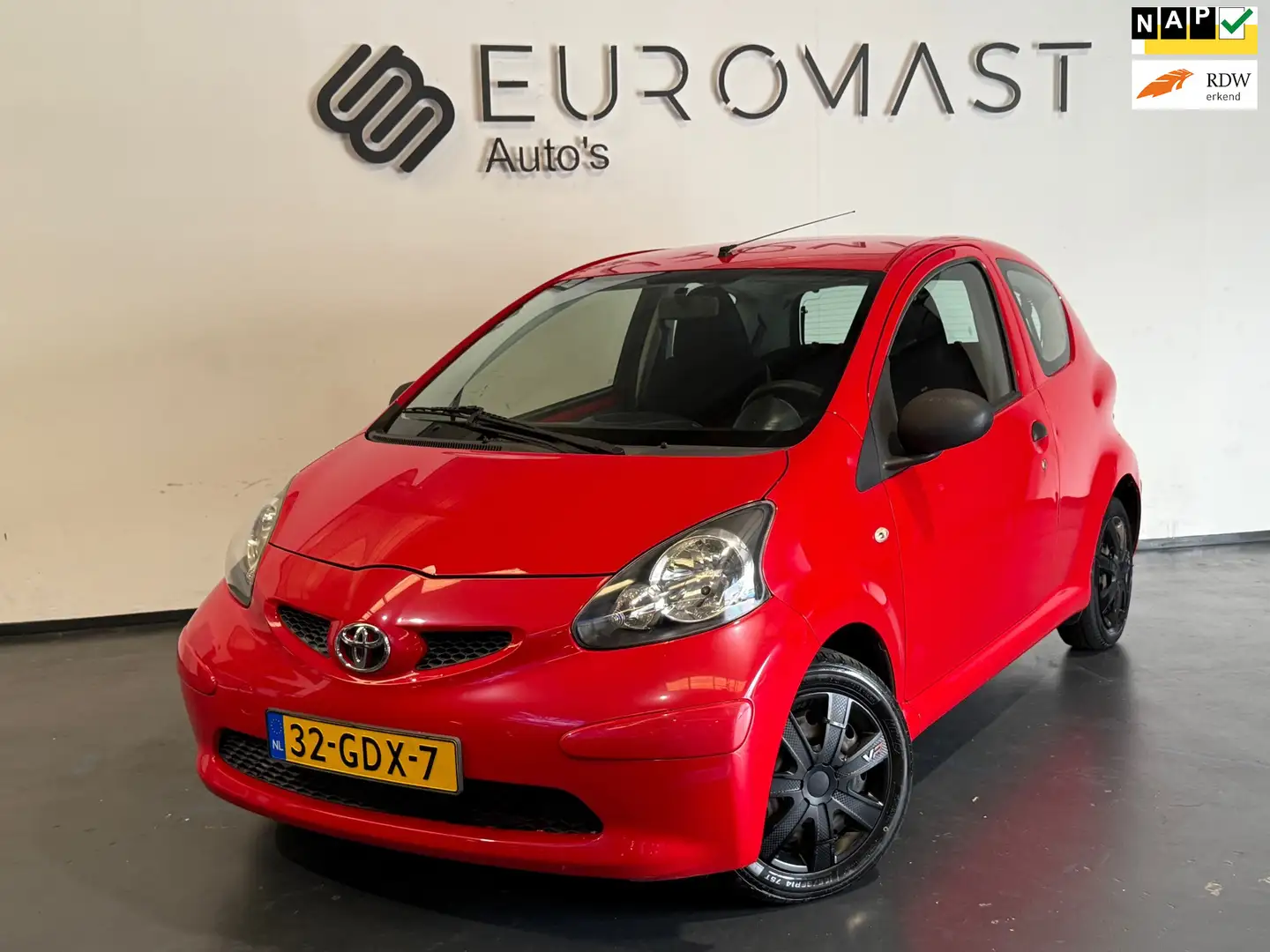 Toyota Aygo 1.0-12V Stuurbekrachtiging Nieuwe Apk Rood - 1