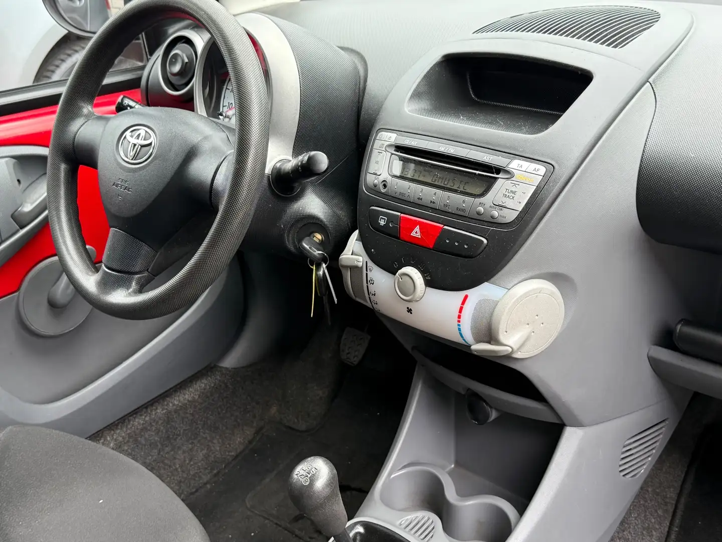 Toyota Aygo 1.0-12V Stuurbekrachtiging Nieuwe Apk Rood - 2