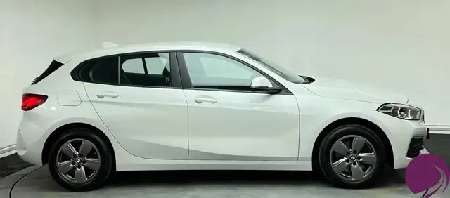 BMW 1 Series view 4