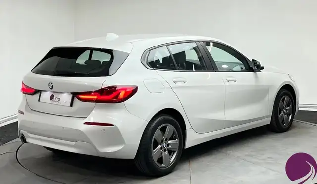 BMW 1 Series view 5