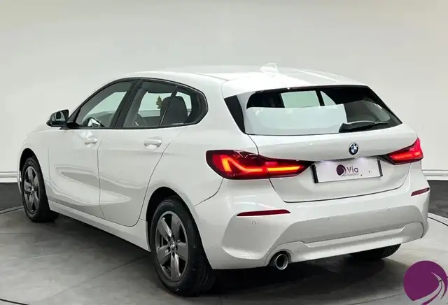 BMW 1 Series view 6