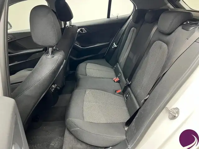 BMW 1 Series view 9