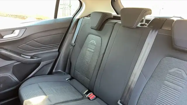 Ford Focus view 9