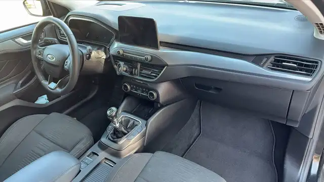 Ford Focus view 10