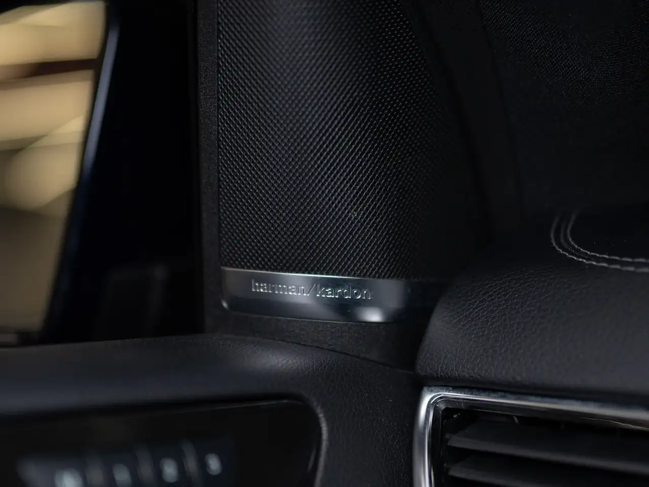 Mercedes-Benz GLS снимка Mercedes-Benz GLS
