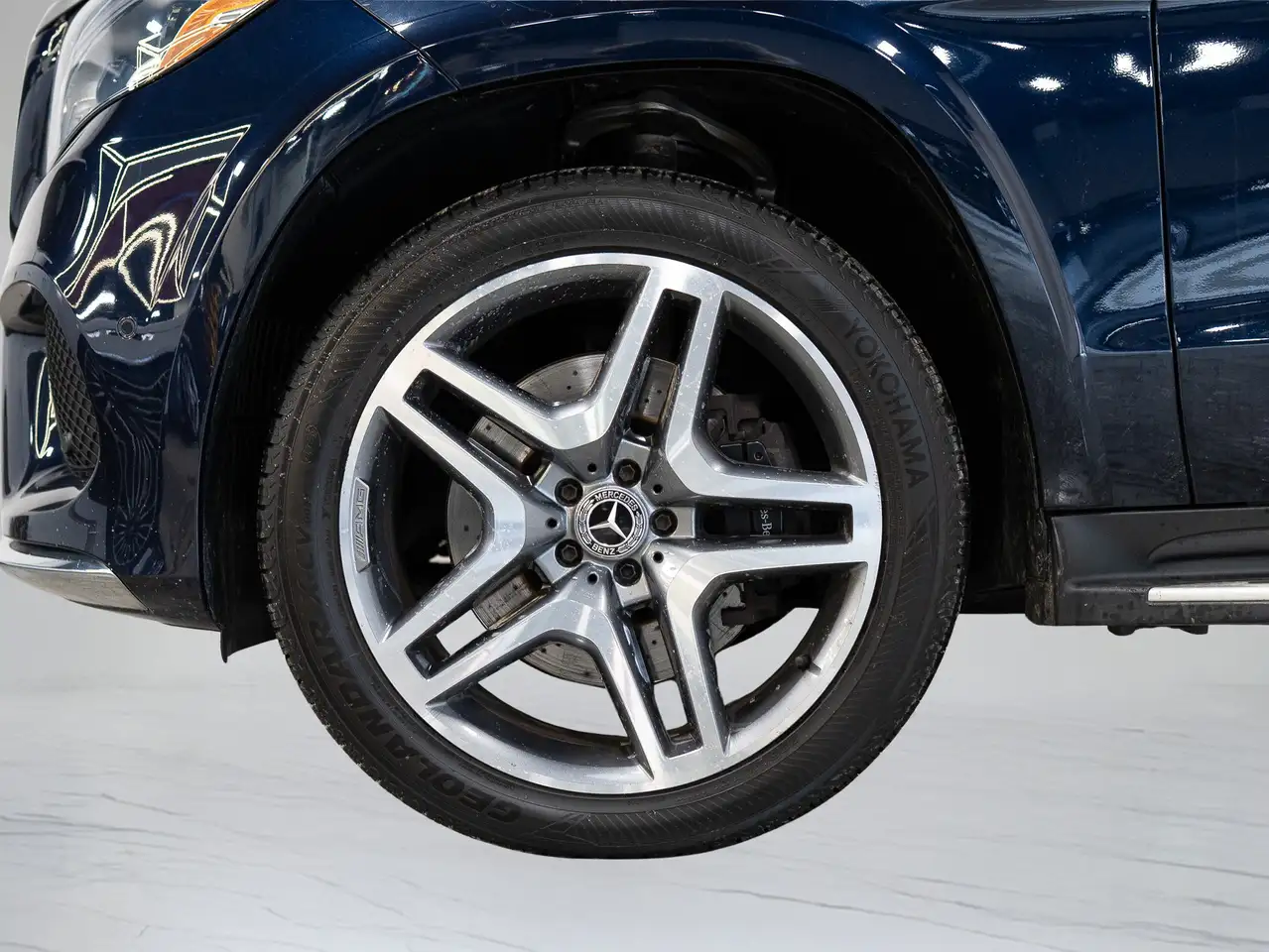 Mercedes-Benz GLS снимка Mercedes-Benz GLS