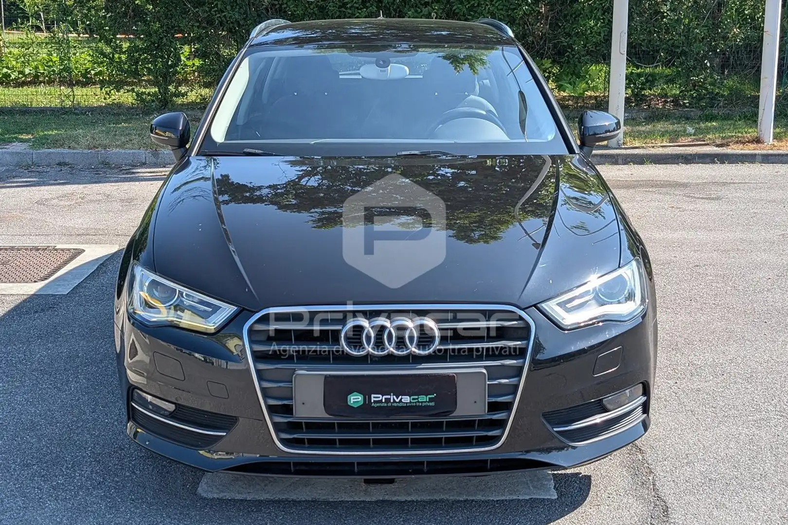 Audi A3 A3 SPB 1.6 TDI Ambiente Zwart - 2