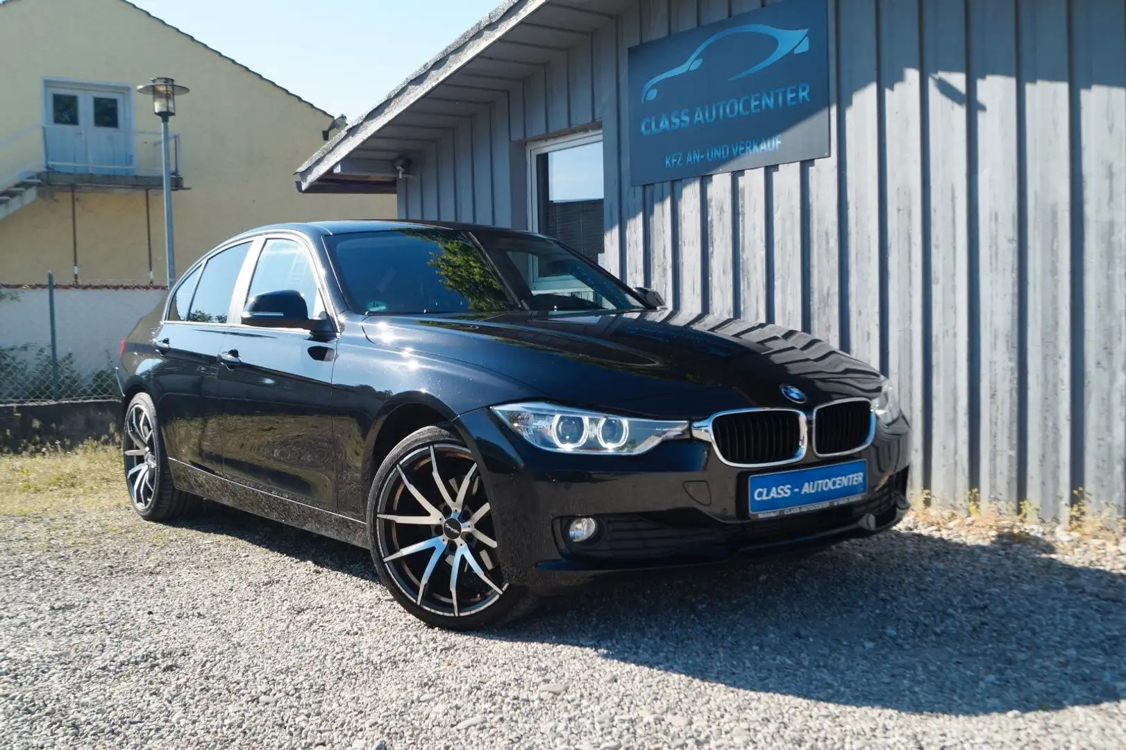 BMW 320 d Lim.|Aut.|3.Hand|Bi-Xenon|Navi Schwarz - 1