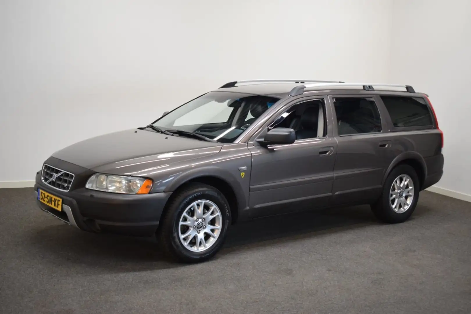 Volvo XC70 2.5 T 210pk AUT5 AWD Momentum Trekhaak 1800kg/ Air Marrón - 2