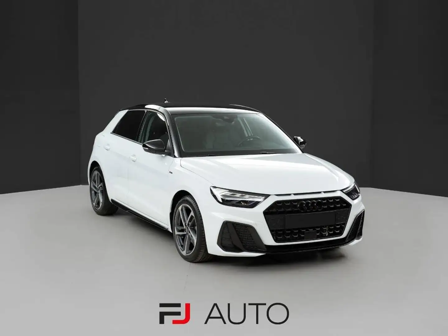 Audi A1 30 1.0 TFSI Identity Black S Line 116cv Bianco - 1