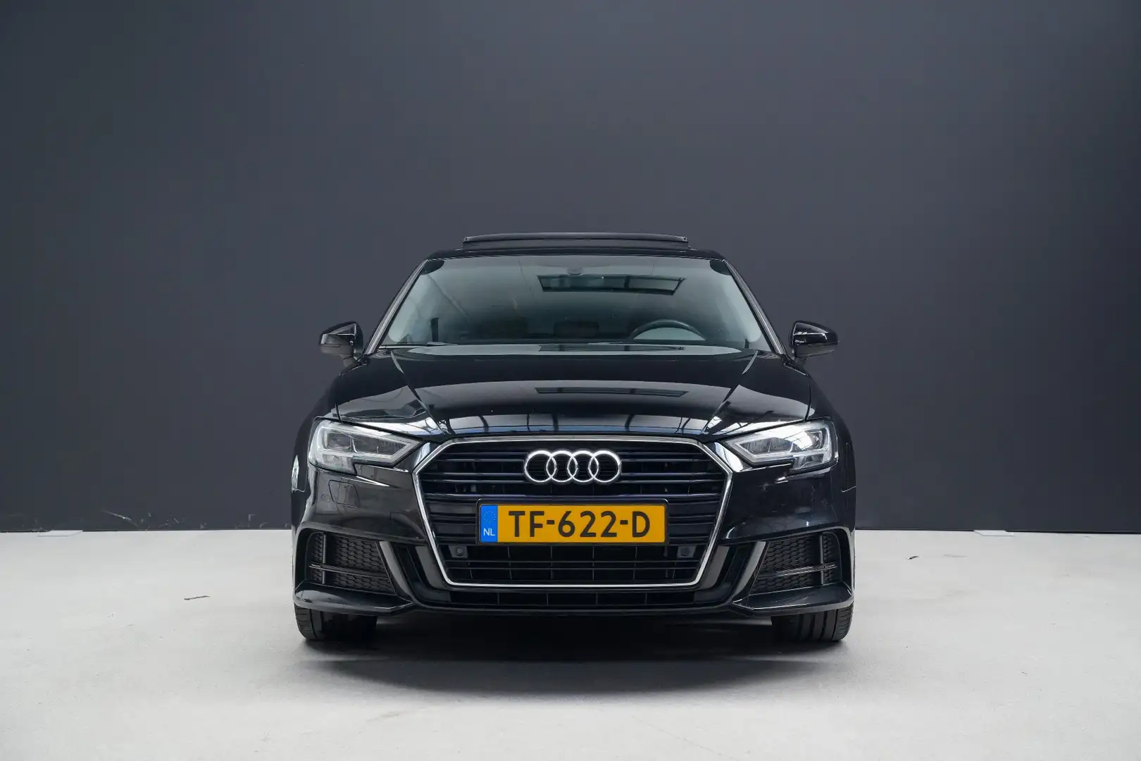Audi A3 1.4 TFSI COD Ambition ultra S line Sportpakket Zwart - 1