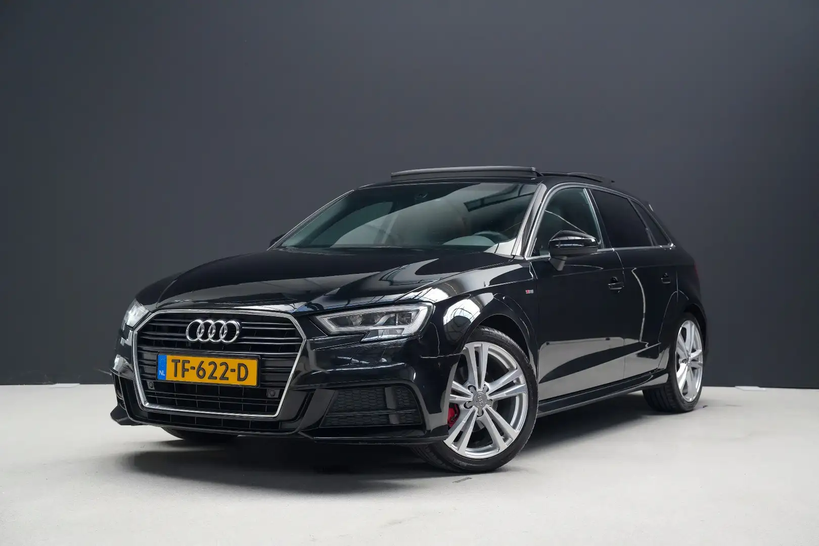 Audi A3 1.4 TFSI COD Ambition ultra S line Sportpakket Zwart - 2
