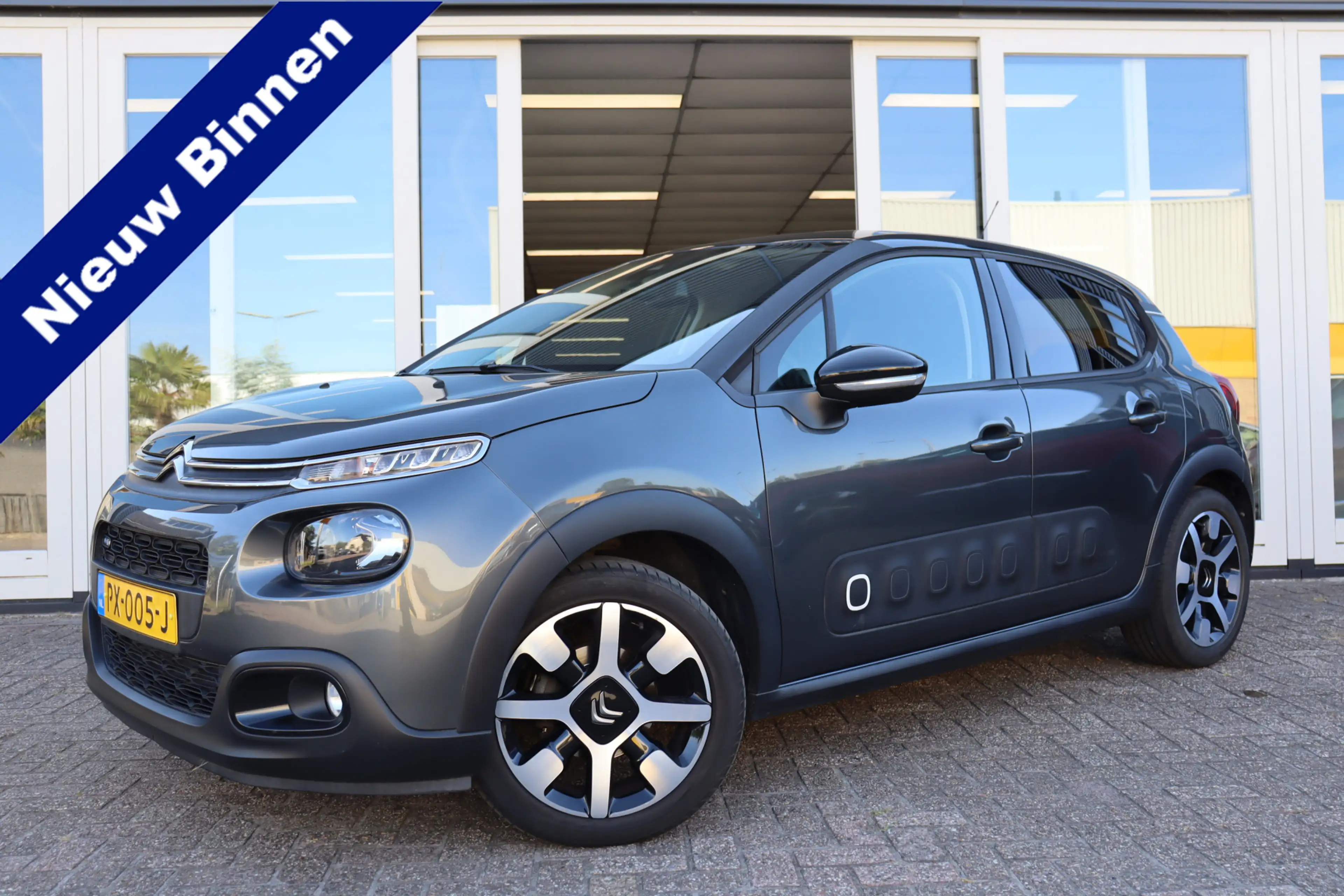 Citroen C3 1.2 PureTech Shine, Cruise Control, Airco, Camera,