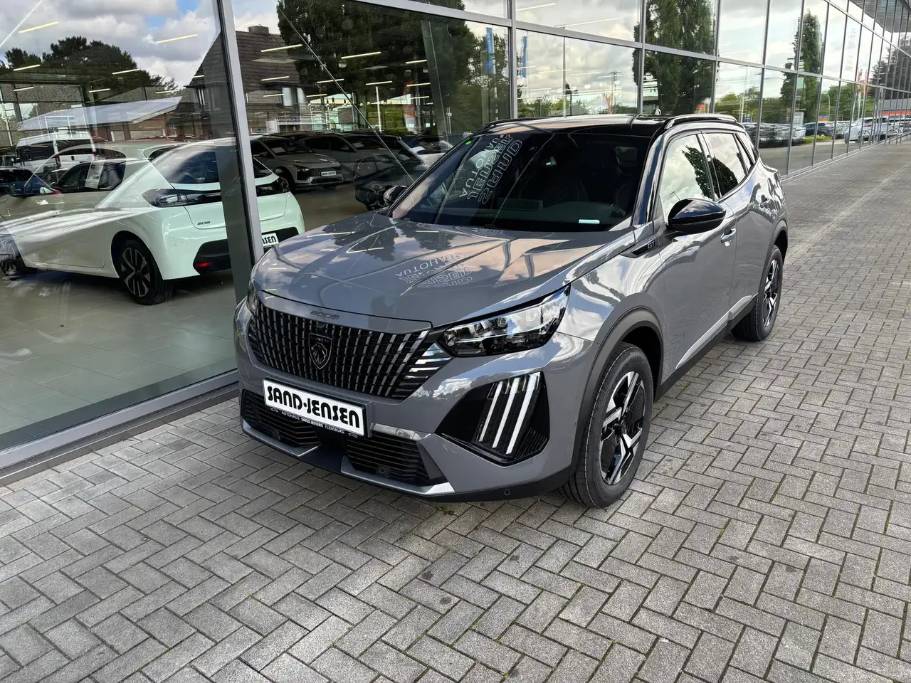 Peugeot 2008 GT 130 PT EAT Alcantara ACC Navi 360 Massage 2