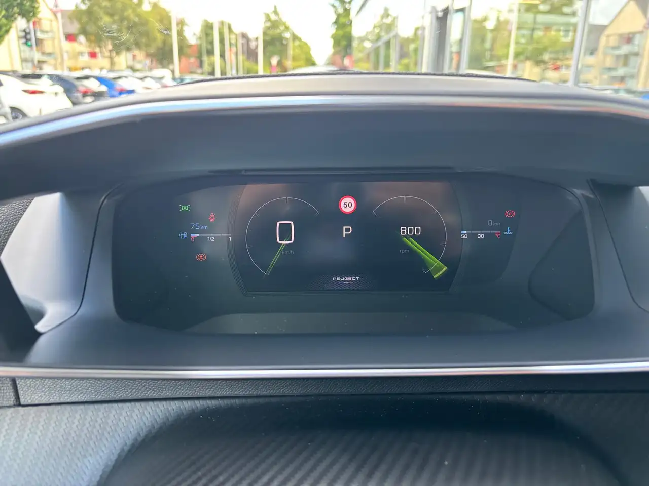 Peugeot 2008 GT 130 PT EAT Alcantara ACC Navi 360 Massage 8