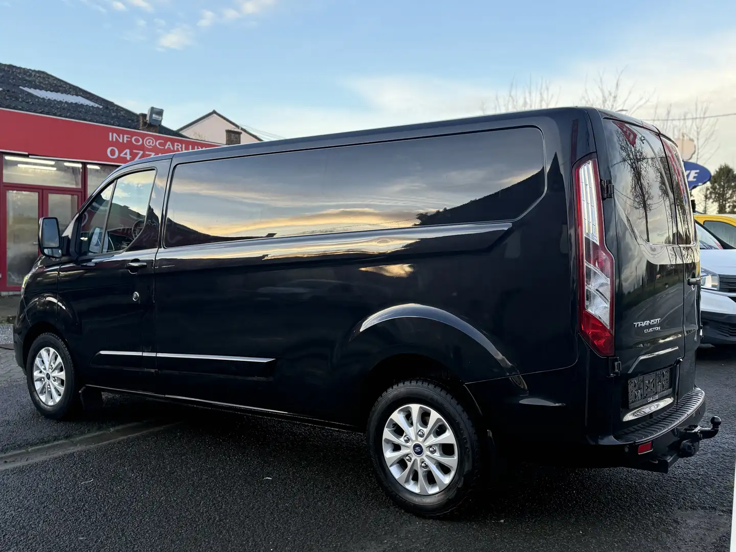 Ford Transit Custom 2.0 TDCi 17OCV BOITE AUTO 3 PLACES L2 LONGCHASSIS Чёрный - 2